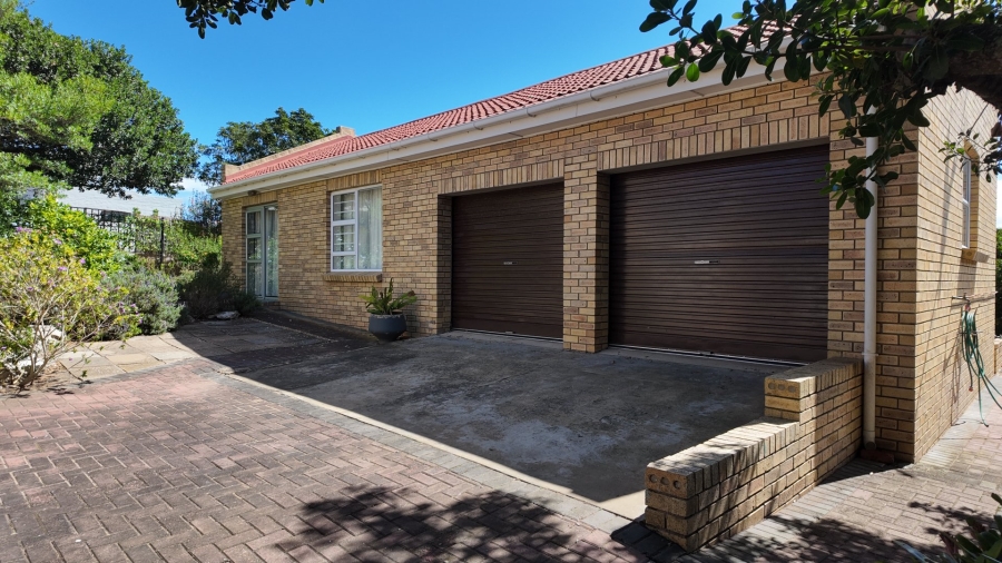 3 Bedroom Property for Sale in Stilbaai Wes Western Cape